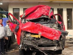 Detik-detik Maut Travel DayTrans Tabrak Wingbox di Tol Cipularang, Sopir Tewas, Dua Penumpang Luka Berat