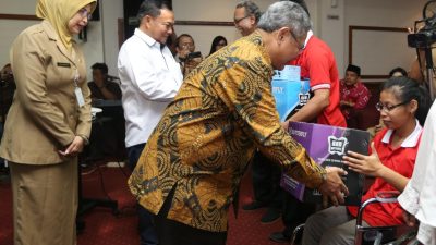 Tidak Perlu Khawatir, Lansia dan Disabilitas Dapat Bansos Seumur Hidup