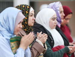 Muslim Wajib Tahu, Perbaiki Jumat Berkah dengan Sedekah Muslim Wajib Tahu, Perbaiki Jumat Berkah dengan Sedekah