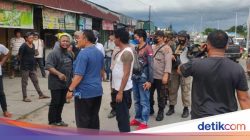 Kelompok Warga Bentrok dengan Polisi di Timika Jaya