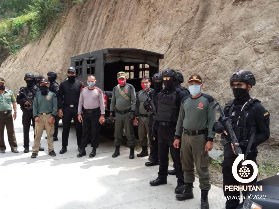 Patroli Bersama Perhutani dan Polres Grobogan Cegah Karhutla di Jatipohon