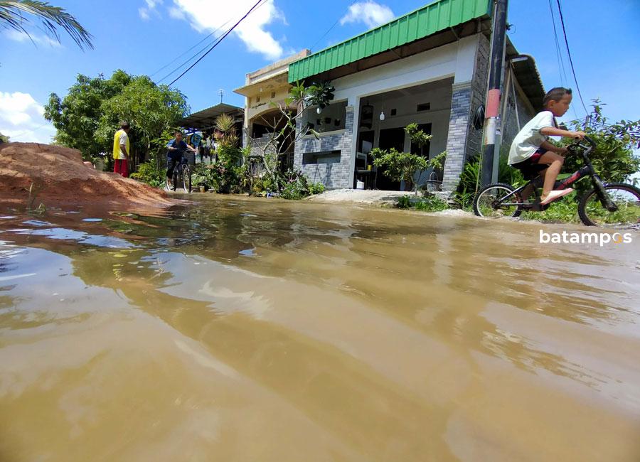Banjir Rob Ancam 300 Hektare Sawah Legonkulon