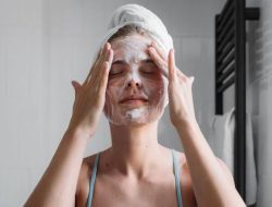 3 Penyebab Kulit Kering Setelah Mencuci Wajah 3 Penyebab Kulit Kering Setelah Mencuci Wajah
