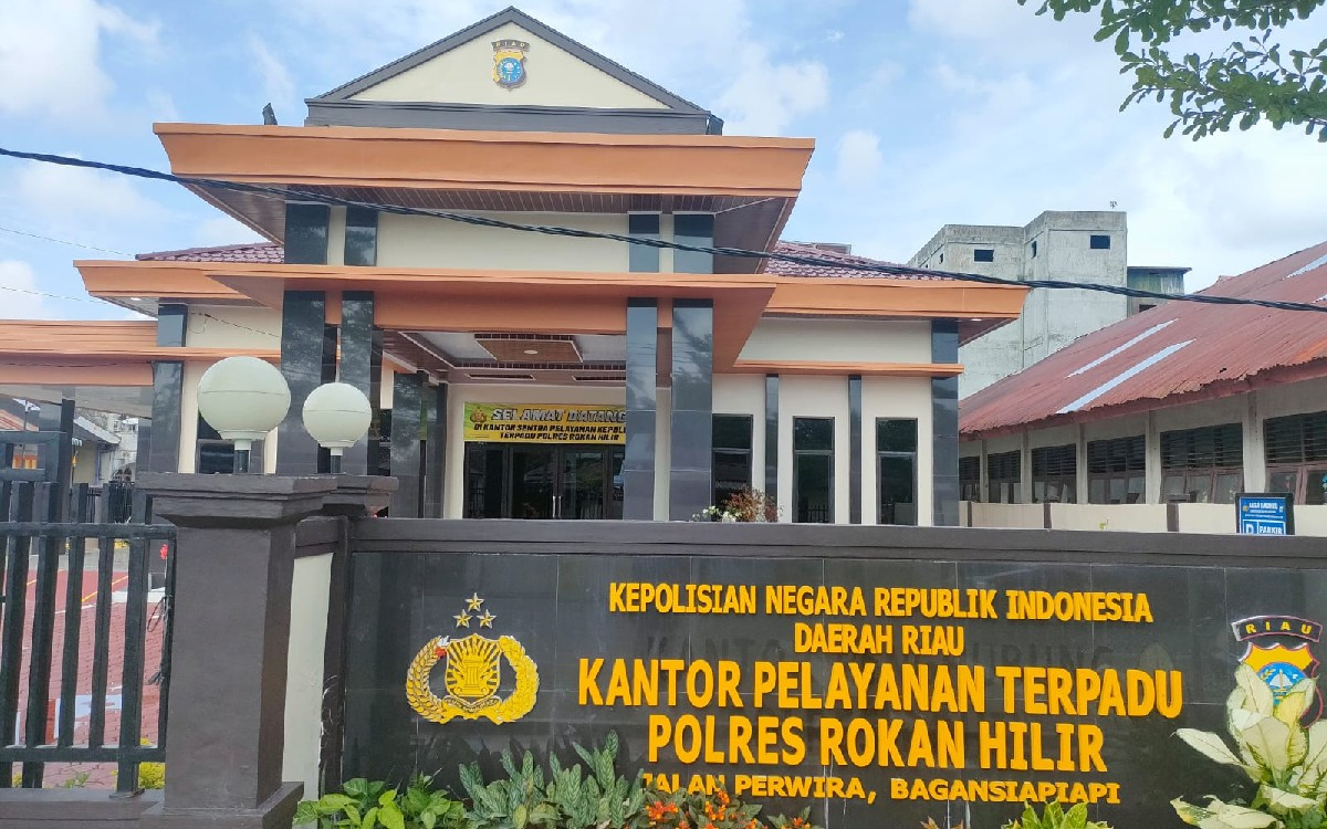 Polres Bangka Barat Gelar Gerakan Pangan Murah, Warga Berebut Beras