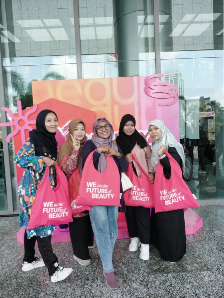 Antusiasme Pengunjung Surabaya X Beauty 2025 Meledak, Bukti Acara Kecantikan Tetap Digemari Era Marketplace