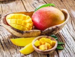 Manfaat Mangga untuk Kesehatan: Nutrisi, Vitamin, dan Cara Makan yang Benar