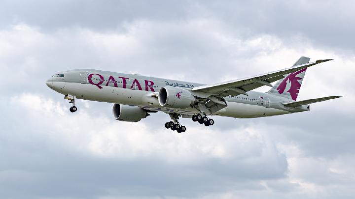 Doha Diserang, Penerbangan Qatar Airways Lancar