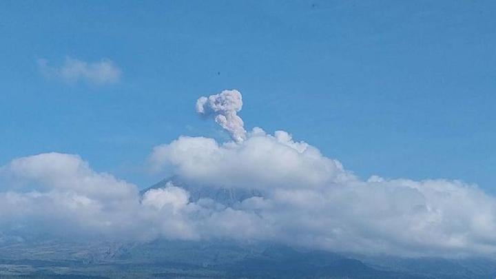Semeru Erupsi 36 Kali dalam Seminggu Terakhir