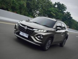 Suzuki Fronx GL vs Toyota Agya GR Sport, Mana Lebih Hemat Bahan Bakar?