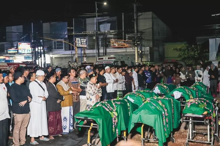 Kecelakaan Bus di Bromo Tewaskan 8 Orang, RS Bina Sehat Jember Bantah Rekreasi sebagai Agenda Resmi