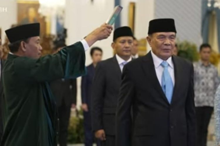 Kini Jadi Menteri, Prabowo Beri Gelar Jenderal Kehormatan ke Djamari dan Ahmad