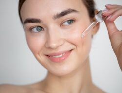 Cara Menggunakan Face Serum dengan Benar untuk Kulit Glowing dan Awet Muda