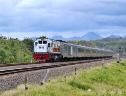Turis Naik Kereta Pecahkan Rekor, Ini 10 Stasiun Favorit Mereka Turis Naik Kereta Pecahkan Rekor, Ini 10 Stasiun Favorit Mereka
