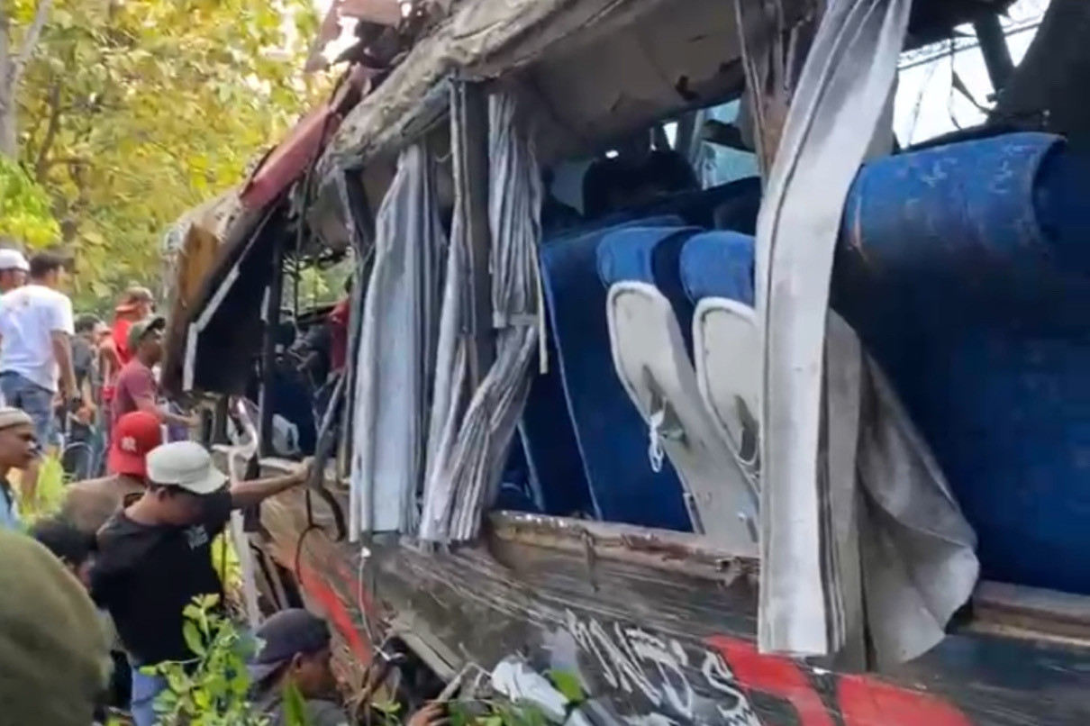 Bus Rombongan Nakes Terlibat Kecelakaan di Jalur Bromo Probolinggo