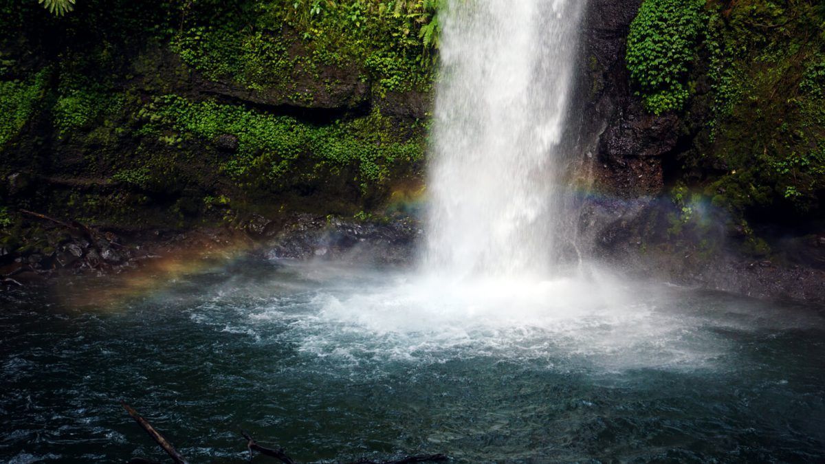 3 Destinasi Alam Jawa Barat yang Tetap Asri, Mulai dari Curug hingga Pantai