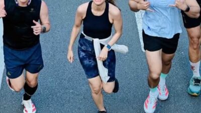 8 Potret Acha Septriasa Berlari di Jakarta, Seru!