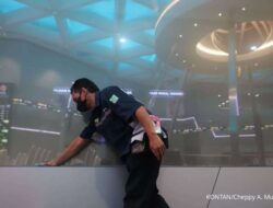 Saham Kaya RI Dorong IHSG Rekor, Investor Ritel Harus Beli atau Jual?