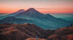 Dataran Tinggi Dieng: Wisata Alam Banjarnegara dengan Sunrise dan Rambut Gimbal