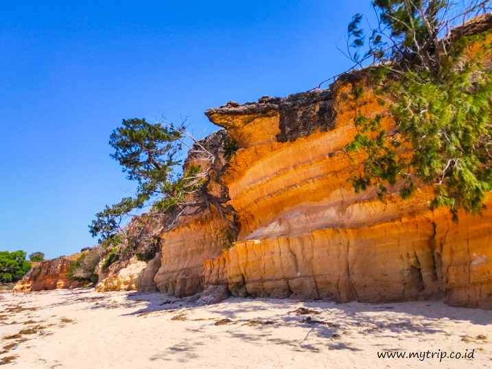 Jelajahi Keindahan Pantai Rae Mea di Sabu Raijua