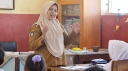 Gaji Guru PNS dan Honorer Dua Kali Lipat? Ini Analisis Kebijakan Prabowo