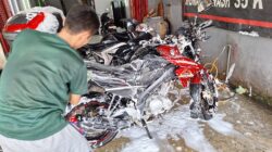 Dua Dampak Negatif Cuci Motor Bekas Pakai Sabun Colek, Waspada!