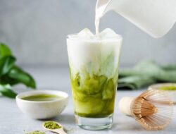 Mana Lebih Tinggi: Kafein Matcha atau Kopi?