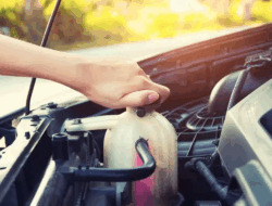 Mengapa Radiator Mobil Bocor? Ini Penyebabnya