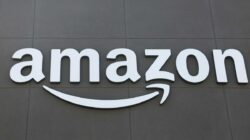 Internet services cut for hours by Amazon cloud outage