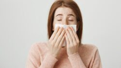 7 Penyebab Batuk dengan Dahak atau Lendir Warna Putih