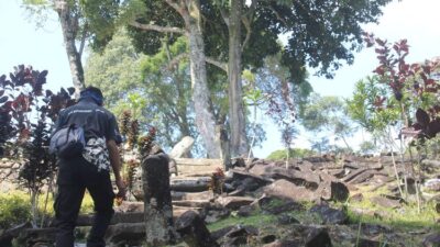 Tertunda oleh Politik, Pemugaran Situs Gunung Padang Kembali Dilanjutkan