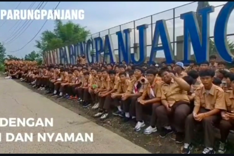 Suara Hati Warga Parung Panjang: Lega hingga Kritik KDM Akibat Jalan Retak