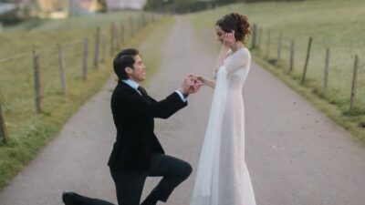 Momen Lamaran El Rumi di Swiss yang Haru dan Syahdu