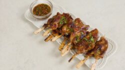 Resep Sate Ayam Khas Thailand dengan Saus Nam Jim Segar