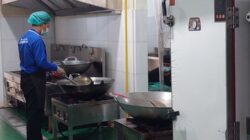 Dari Hotel Mewah ke Dapur Sekolah: Cerita Chef Roni yang Memilih Mengabdi