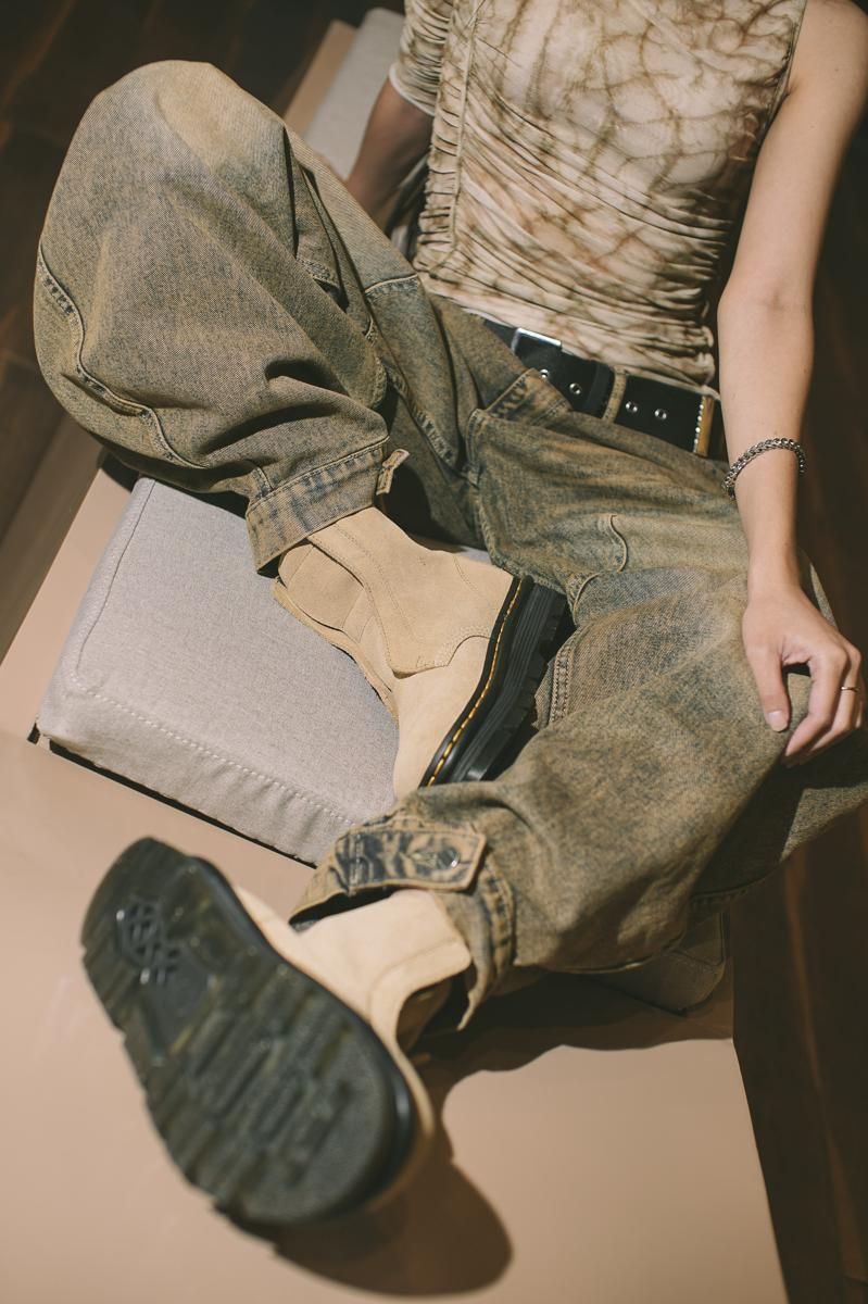 Dr. Martens Perkenalkan Sol Zebzag dengan Gaya Edgy!