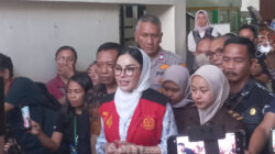 Tampil Berbeda di Persidangan. Nikita Mirzani: Hari Ini Aku Berikan Kesopanan