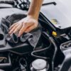 Cara Aman Bersihkan Ruang Mesin Mobil Tanpa Risiko Korslet