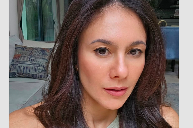 Wajah Bopengnya Sempat Disorot, Wulan Guritno Perlihatkan Wajah Terbarunya Tanpa Make Up Wajah Bopengnya Sempat Disorot, Wulan Guritno Perlihatkan Wajah Terbarunya Tanpa Make Up