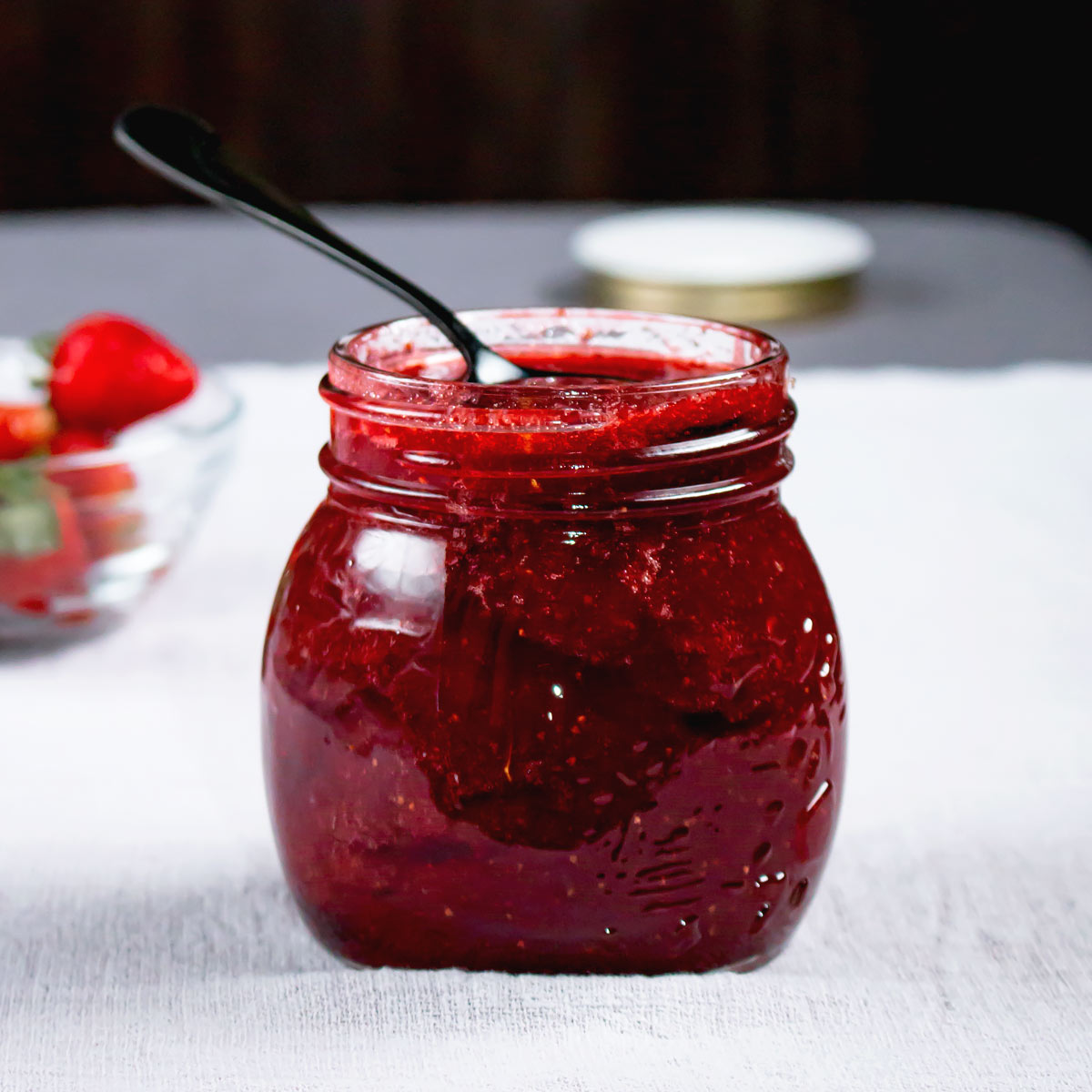 Jam Operasional Kafe Karaoke hingga Pesta Ronggeng di Halmahera Selatan Dibatasi,Ini Tujuannya