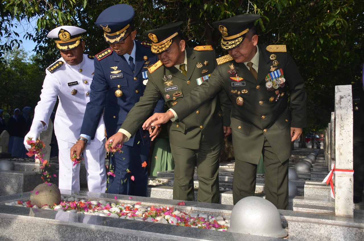 HUT TNI ke-80, Kasdam IM Ziarah Nasional di Banda Aceh